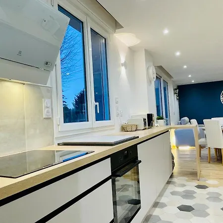 Feriehus Colombier Du Val - De Caractere Standing 4 Etoiles- Maison Cosy 3 - Terrasse - Jardin Clos - Bbq - Poules - Wifi Fibre - Refuge Lpo - 15 Min Circuit 24 Du Mans - 30 Min Zoo De La Fleche - Etape Sarthe A Velo *